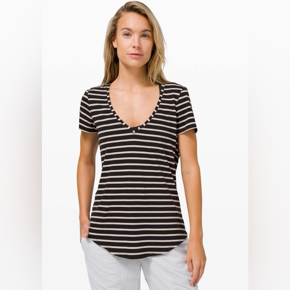 lululemon athletica Love Tee V size 4 NWOT black stripes (#603)